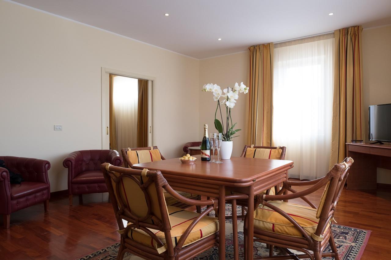 Appia Antica Hotel Corato Buitenkant foto